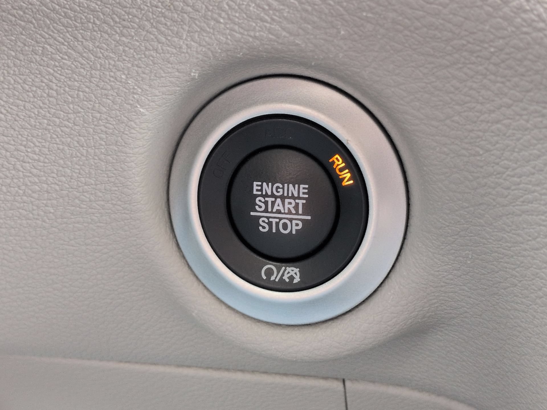 Used 2024 Chrysler Pacifica Touring-L FWD image 16