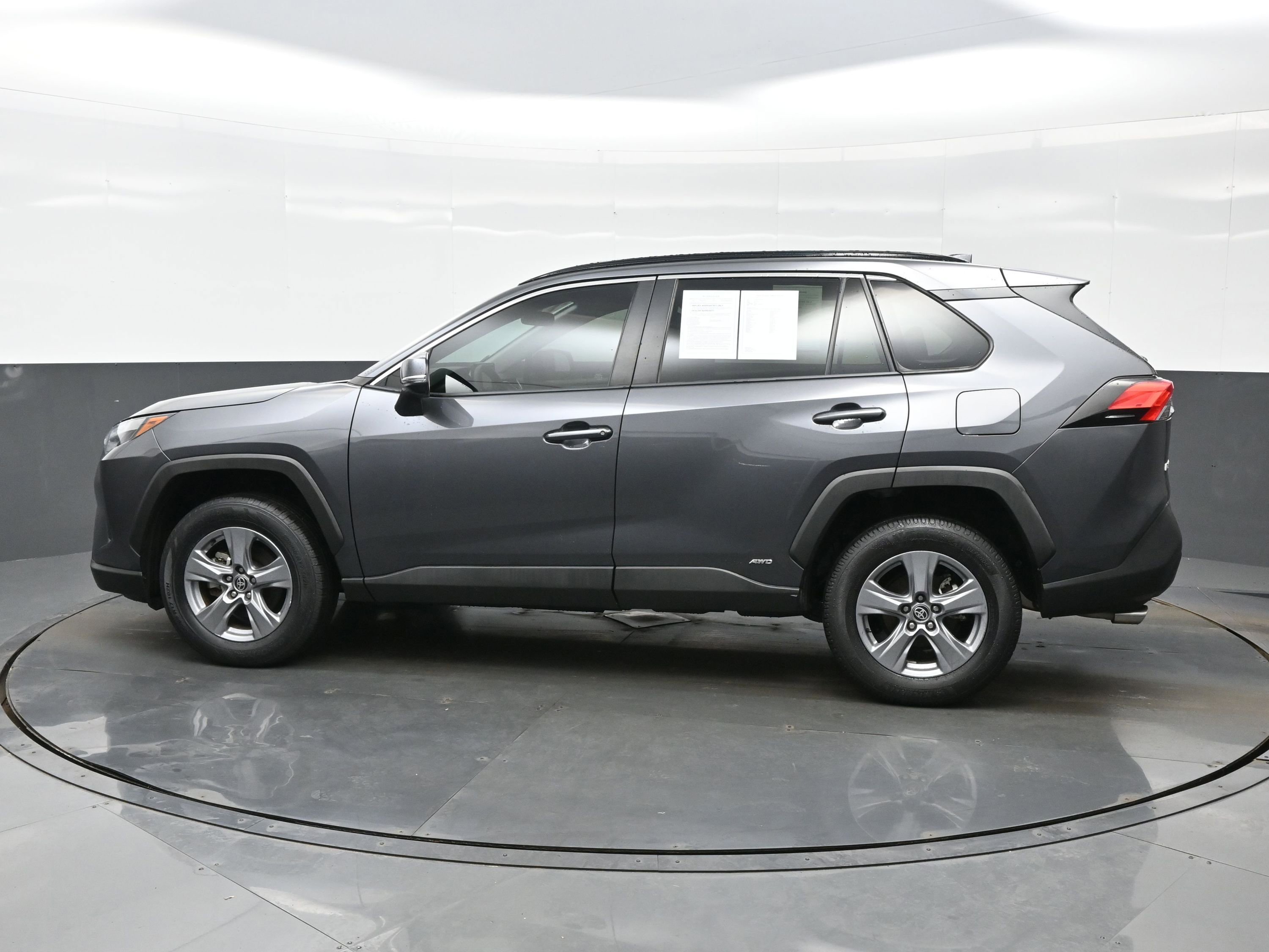 Used 2022 Toyota RAV4 XLE image 3