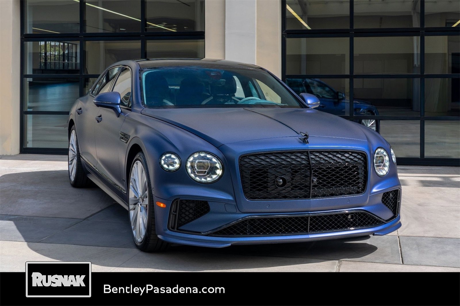 Used 2025 Bentley Flying Spur Plug-In Hybrid image 1