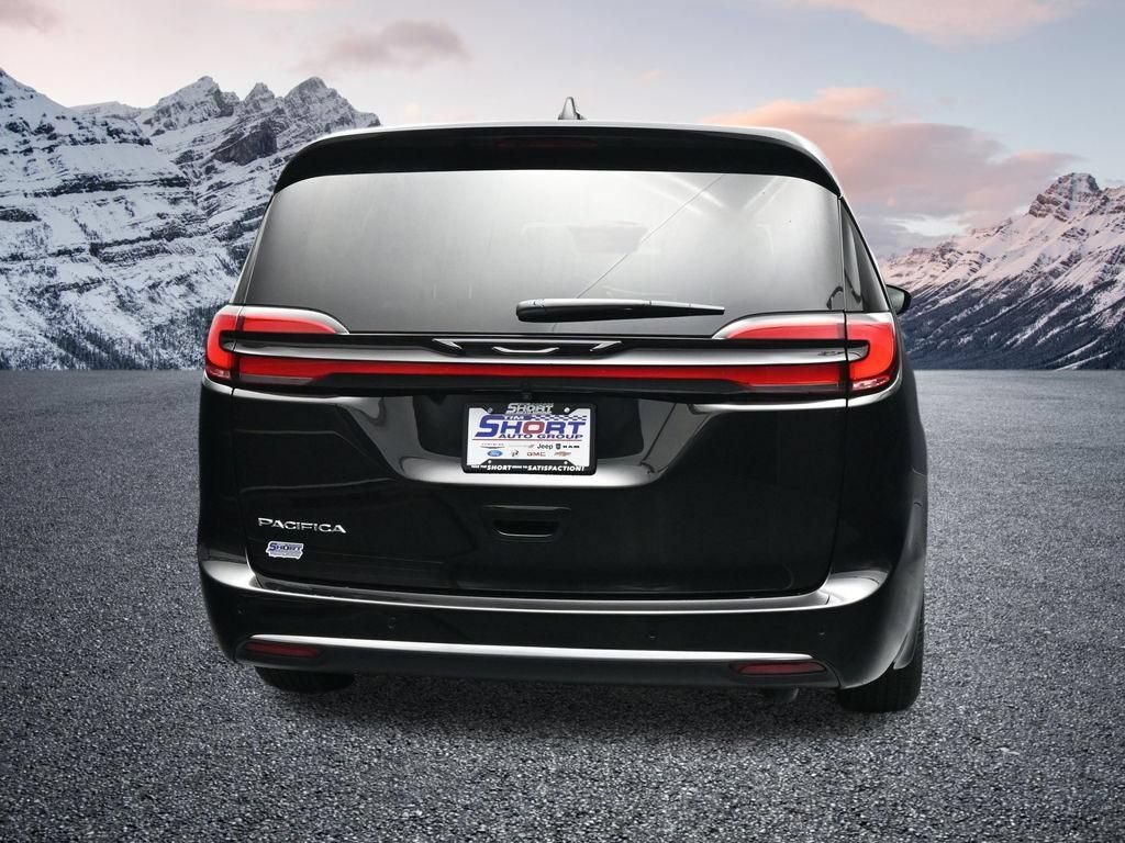 New 2027 Chrysler Pacifica Select FWD image 4