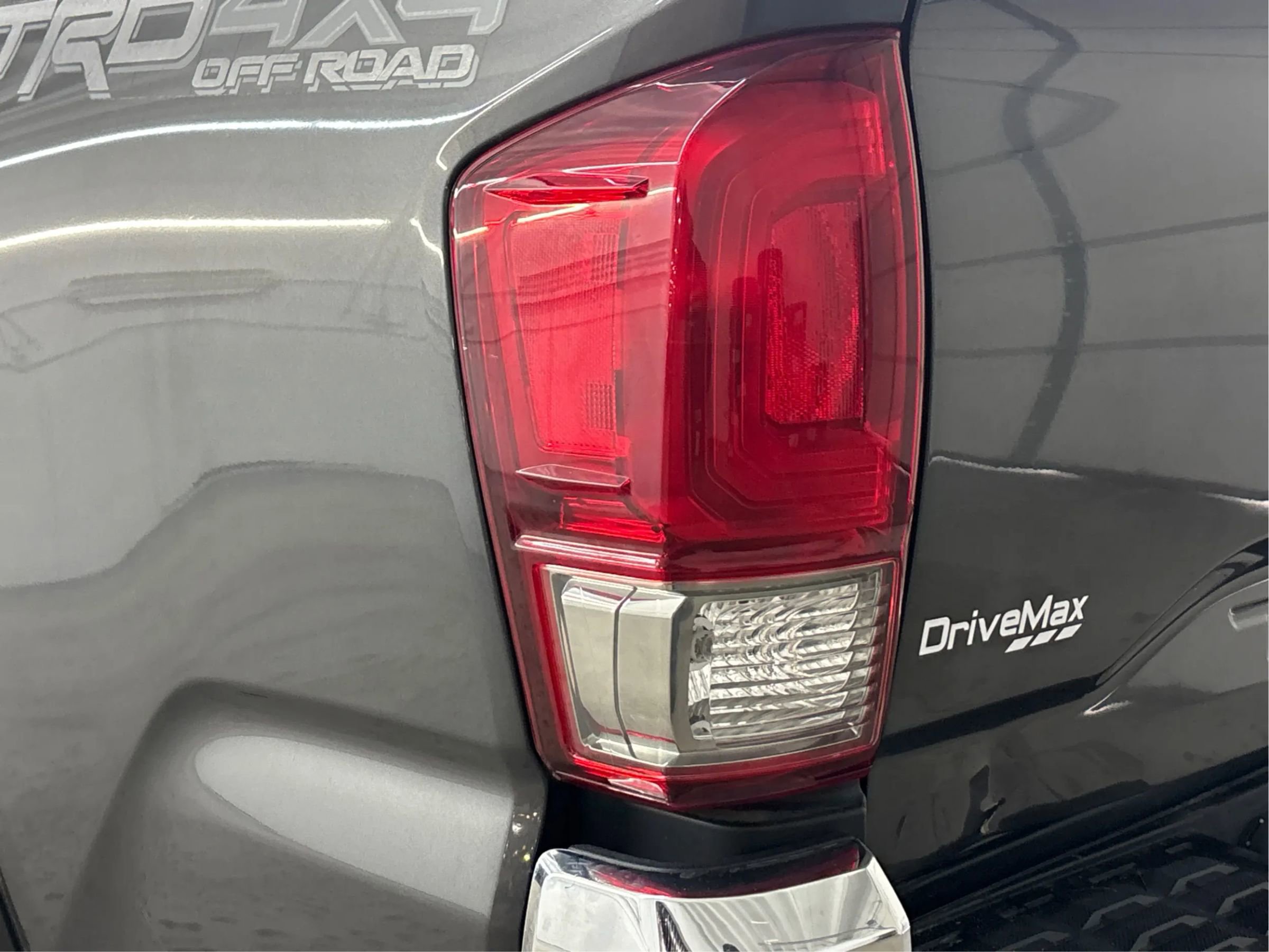 Used 2017 Toyota Tacoma TRD Off-Road w/ Tow Package image 33
