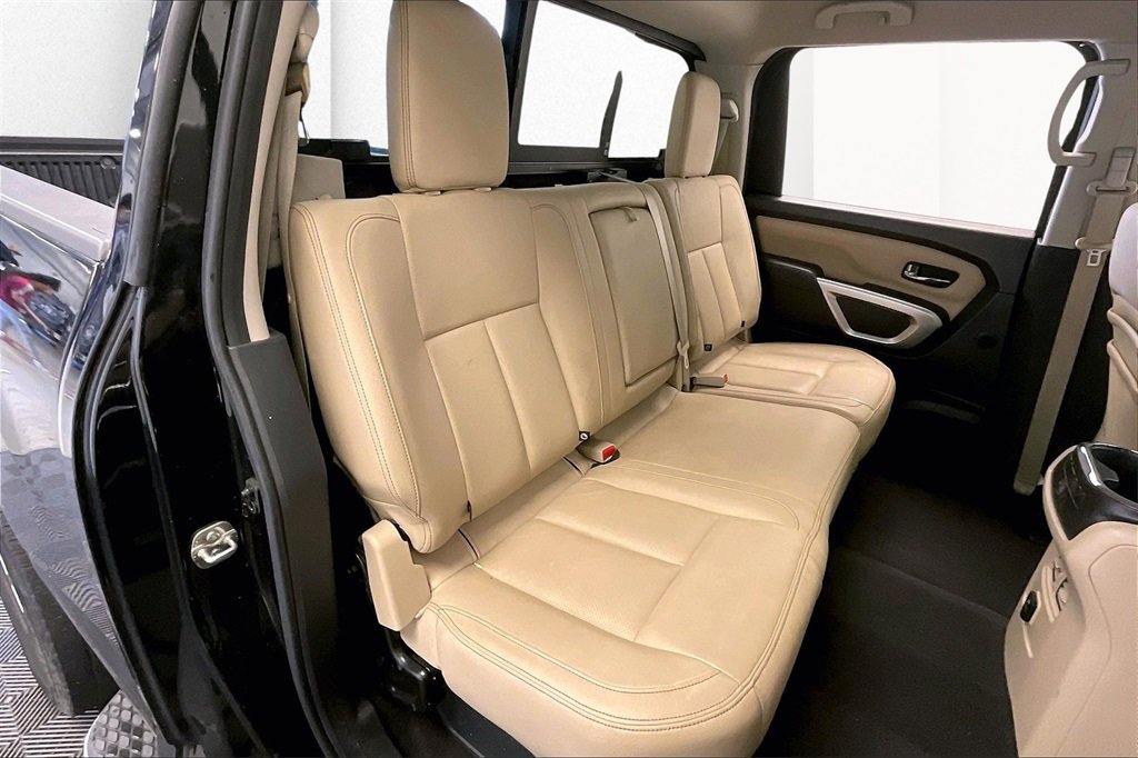 Used 2016 Nissan Titan SL image 17