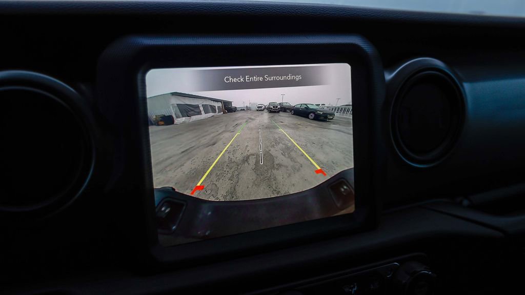 Certified 2021 Jeep Gladiator Willys image 25