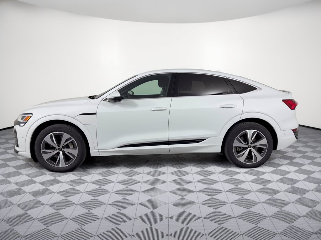 Used 2024 Audi Q8 e-tron Premium Plus AWD/4WD image 2