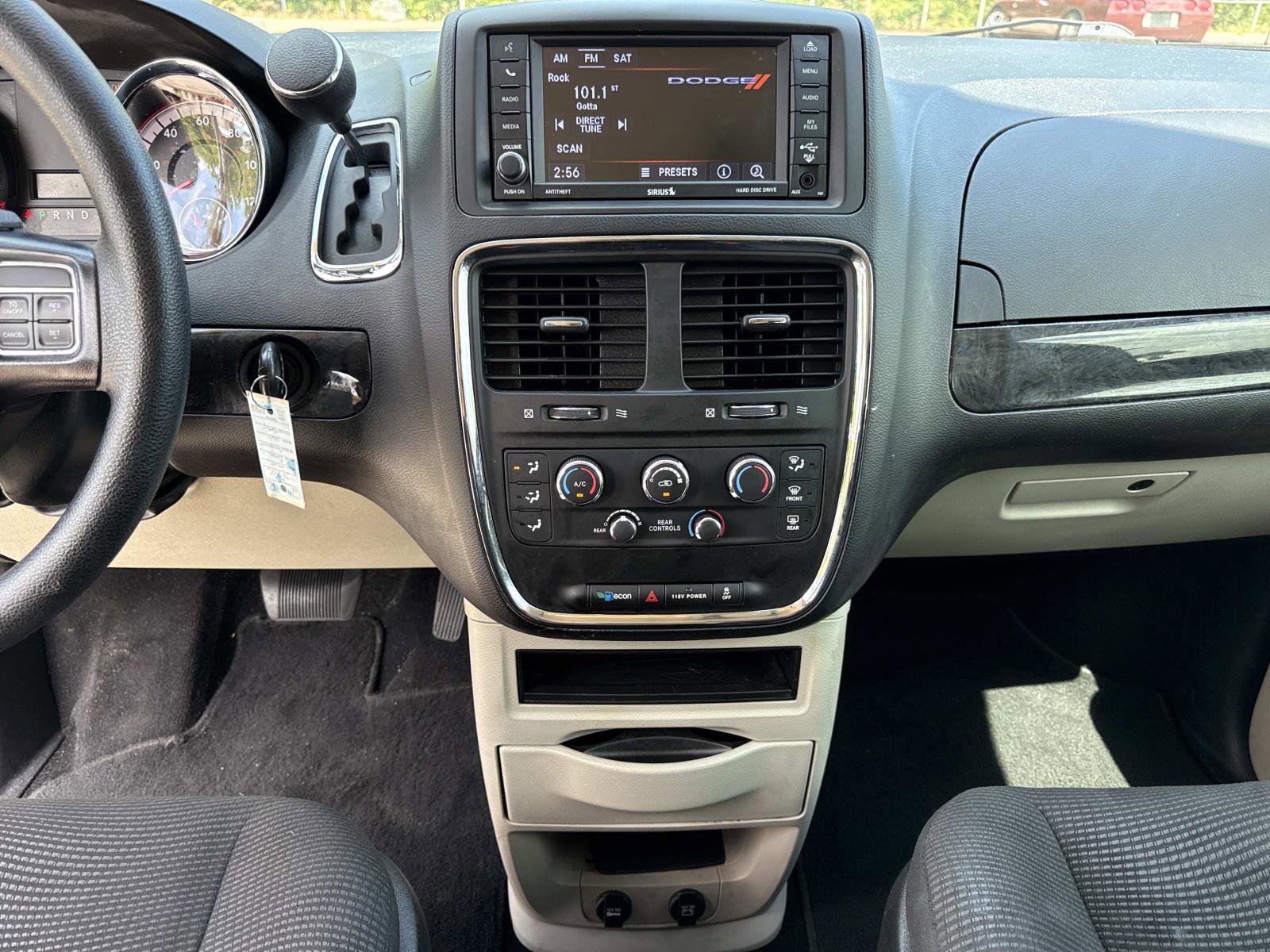 Used 2020 Dodge Grand Caravan SE w/ UConnect Hands-Free Group image 22