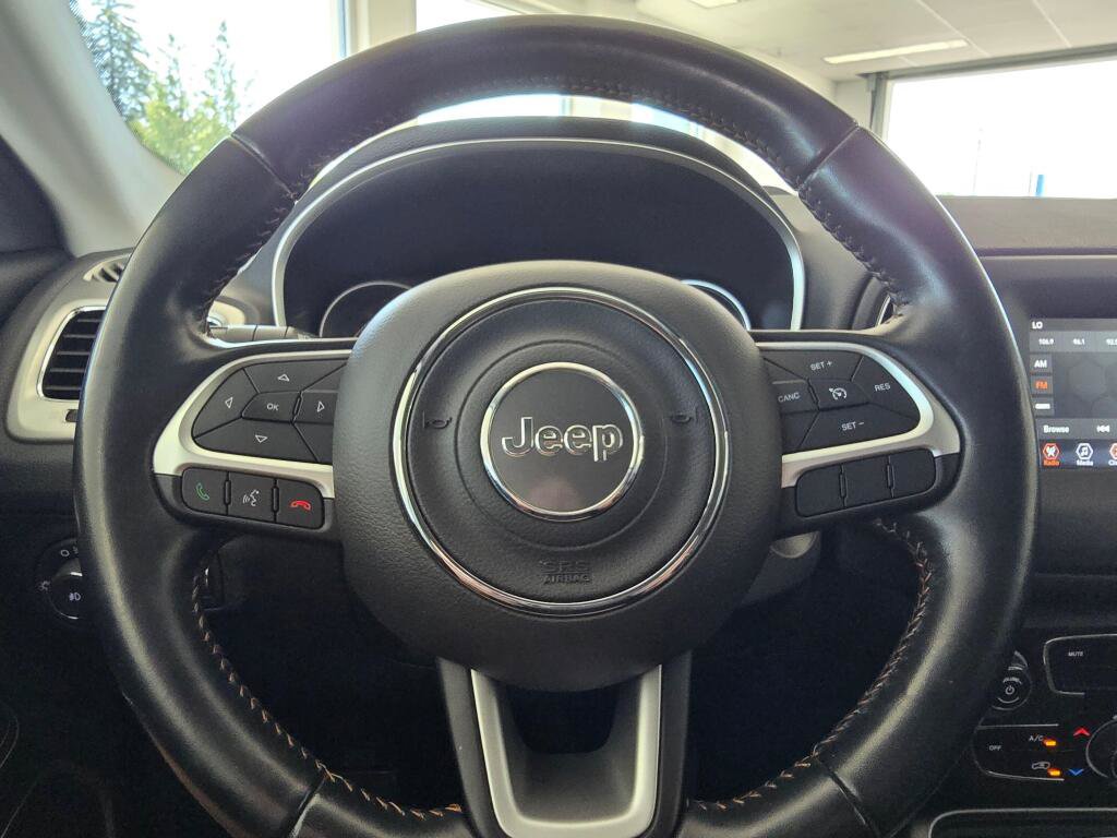 Used 2020 Jeep Compass Latitude AWD/4WD image 22