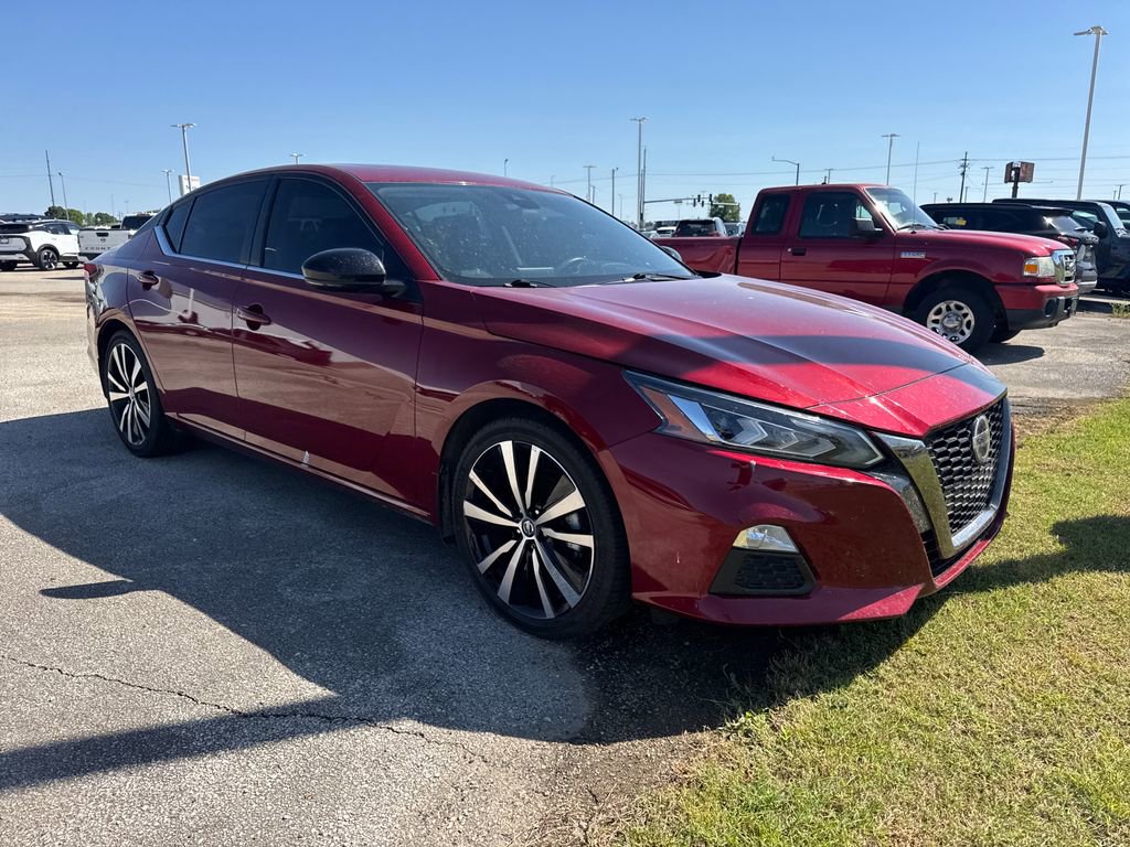 Used 2021 Nissan Altima 2.5 SR w/ SR Premium Package FWD image 3
