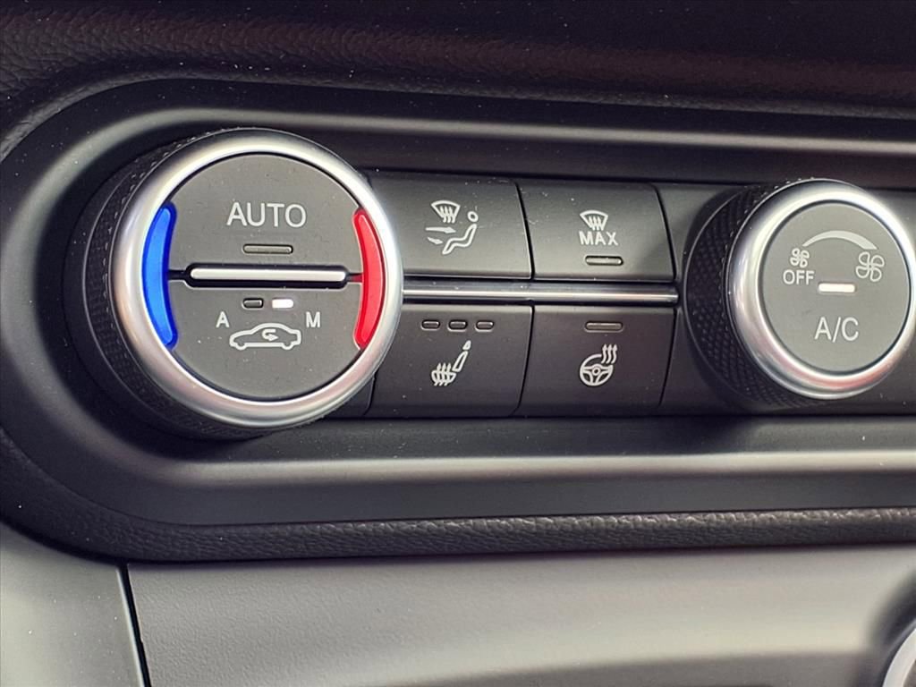 New 2026 Alfa Romeo Stelvio Sprint w/ Convenience Package image 21