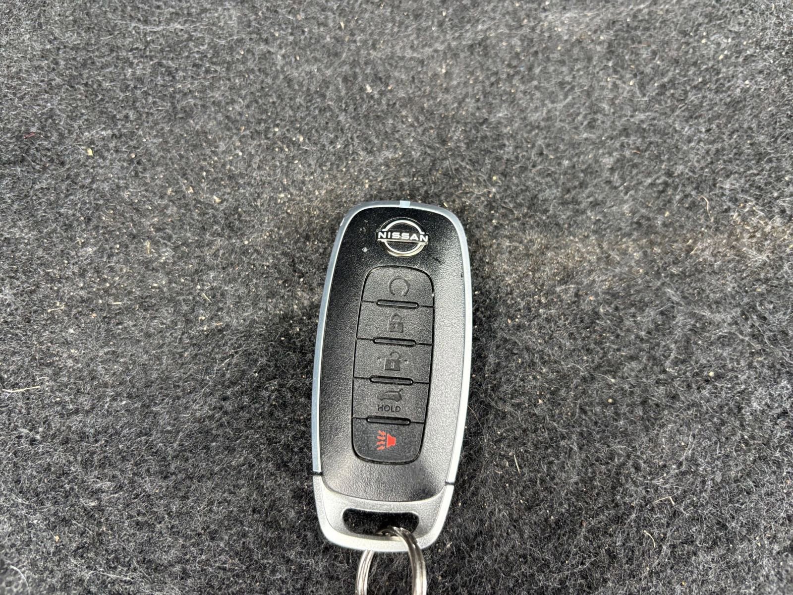 Used 2025 Nissan Pathfinder SV image 27