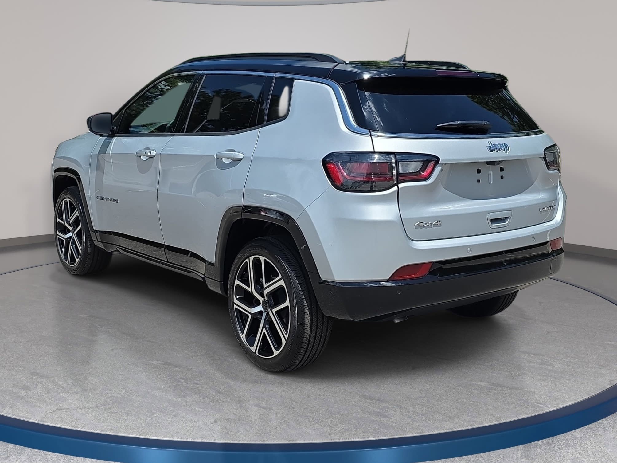 Used 2025 Jeep Compass Limited w/ Elite Group AWD/4WD image 8