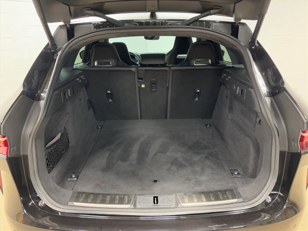 Used 2023 Jaguar F-PACE SVR image 41