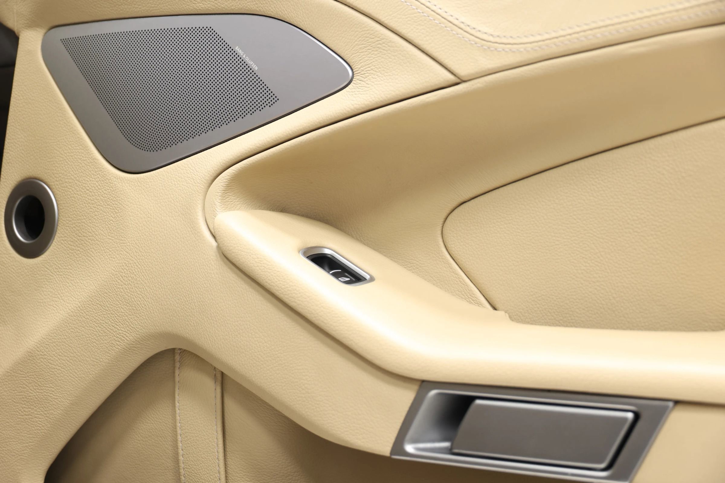 Used 2016 Aston Martin Vanquish Volante image 57