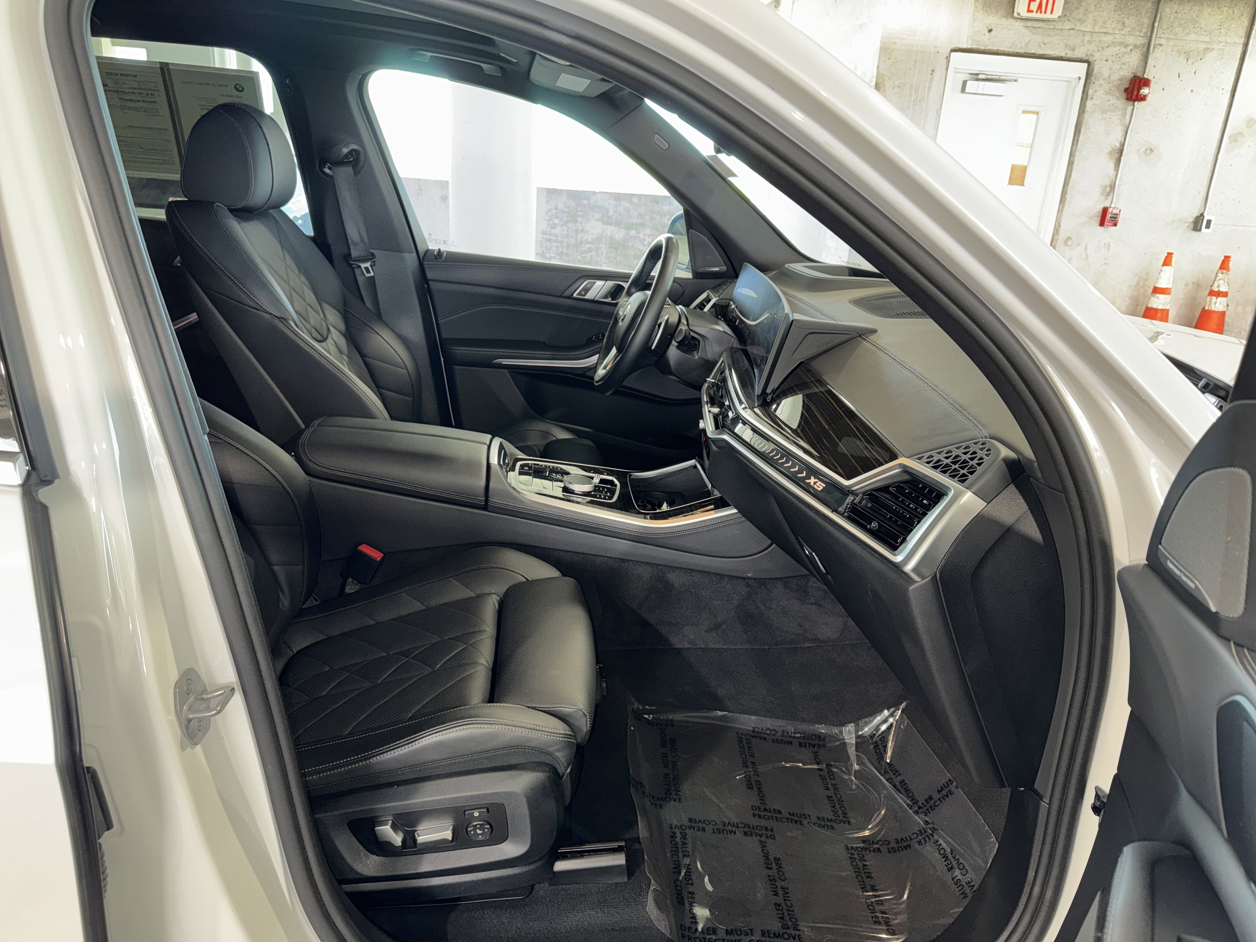 Used 2025 BMW X5 sDrive40i w/ Premium Package image 12