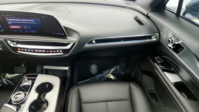 Used 2024 Cadillac Lyriq Tech RWD image 55
