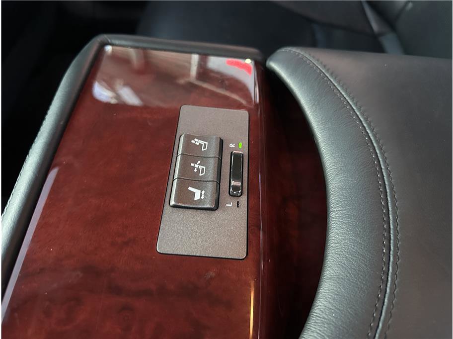 Used 2008 Lexus LS 460 image 23