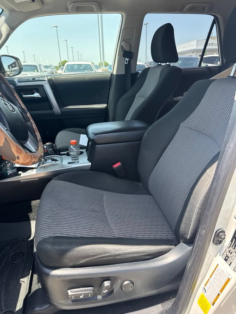 Used 2022 Toyota 4Runner SR5 AWD/4WD image 9