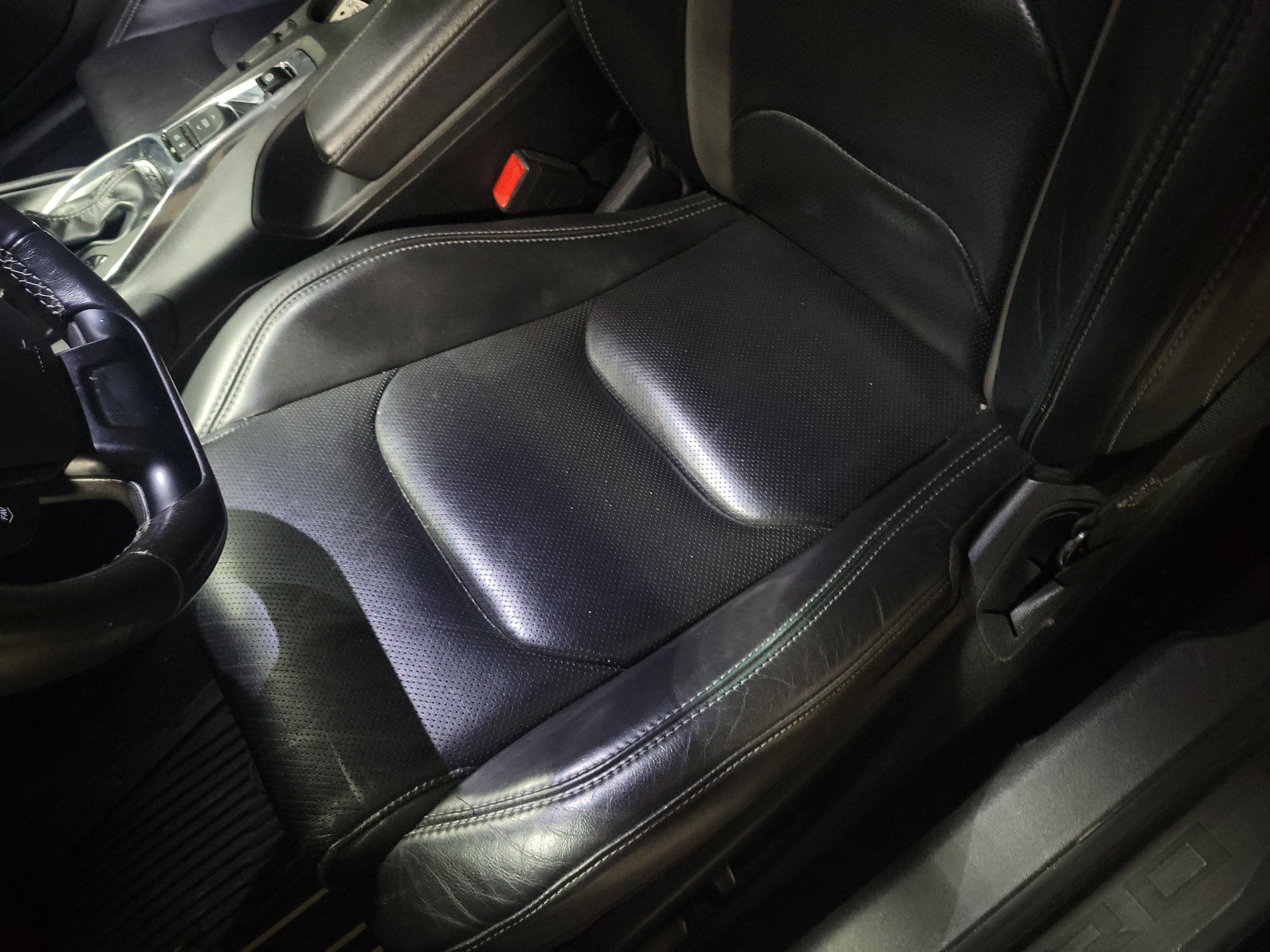 Used 2020 Chevrolet Camaro LT w/ RS Package image 17