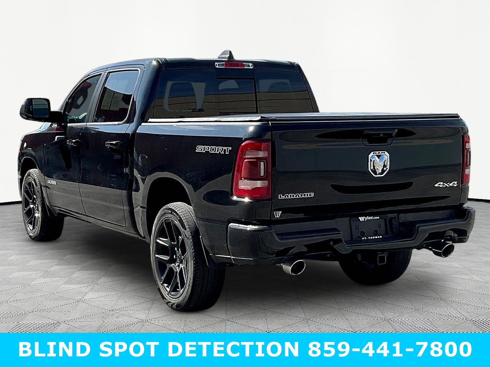 Used 2023 RAM 1500 Laramie AWD/4WD image 4