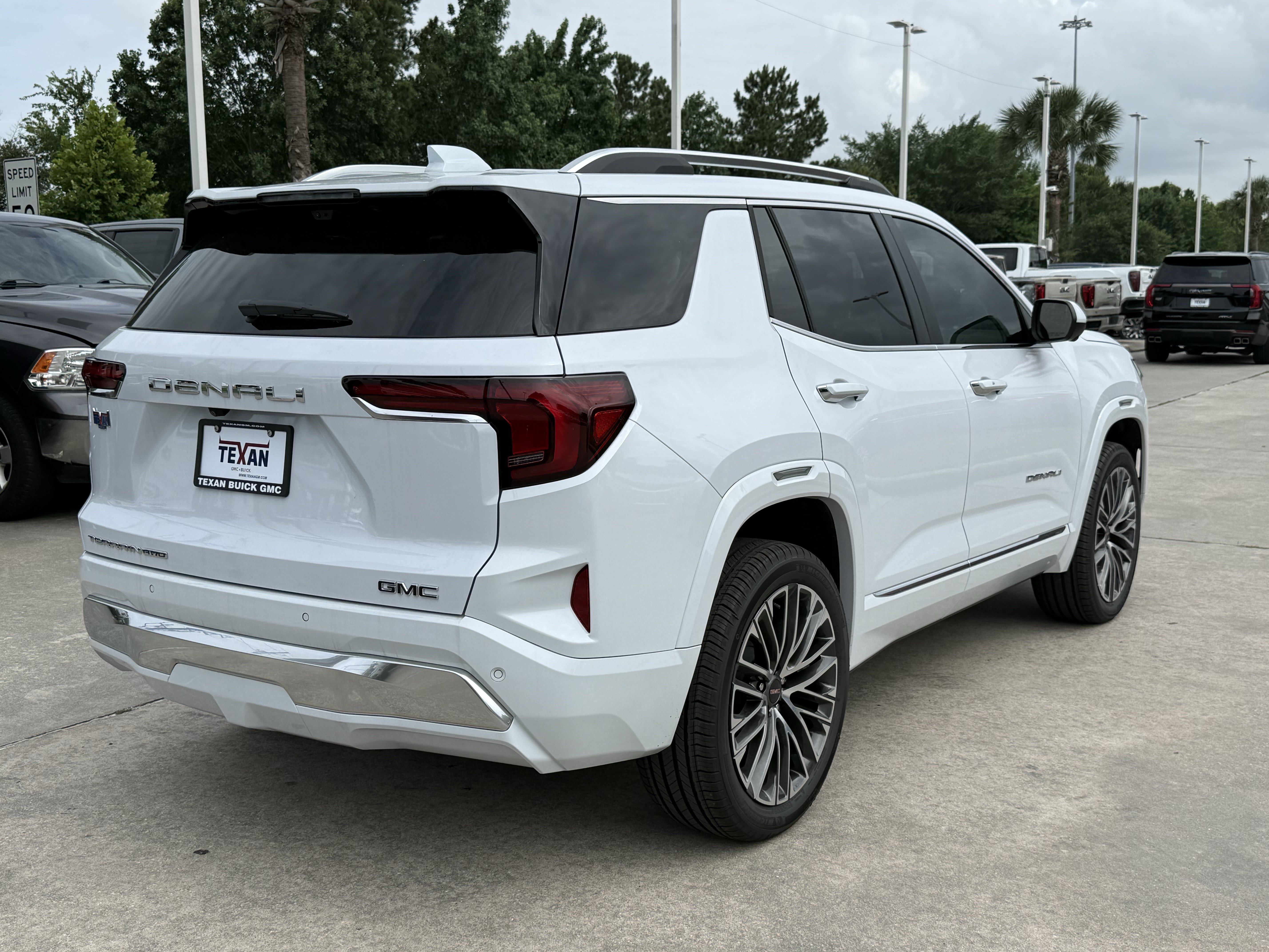 New 2026 GMC Terrain Denali w/ LPO, Floor Liner Package AWD/4WD image 5