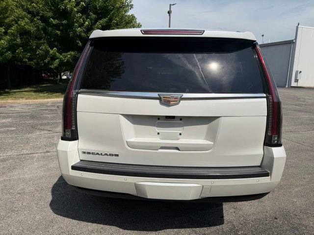 Used 2017 Cadillac Escalade ESV Platinum AWD/4WD image 4