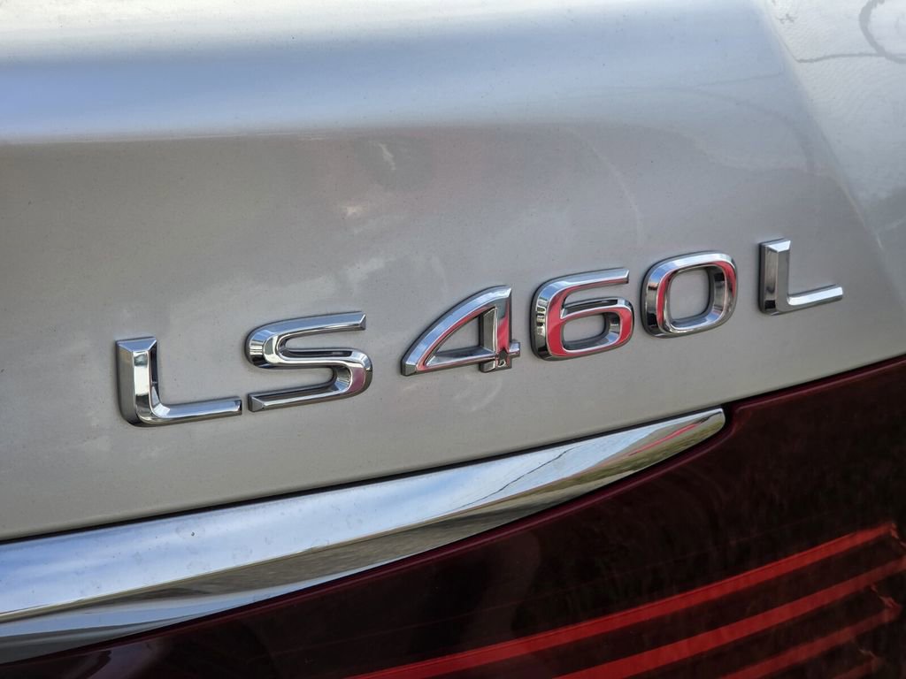 Used 2013 Lexus LS 460 L w/ Preferred Accessory Package image 10