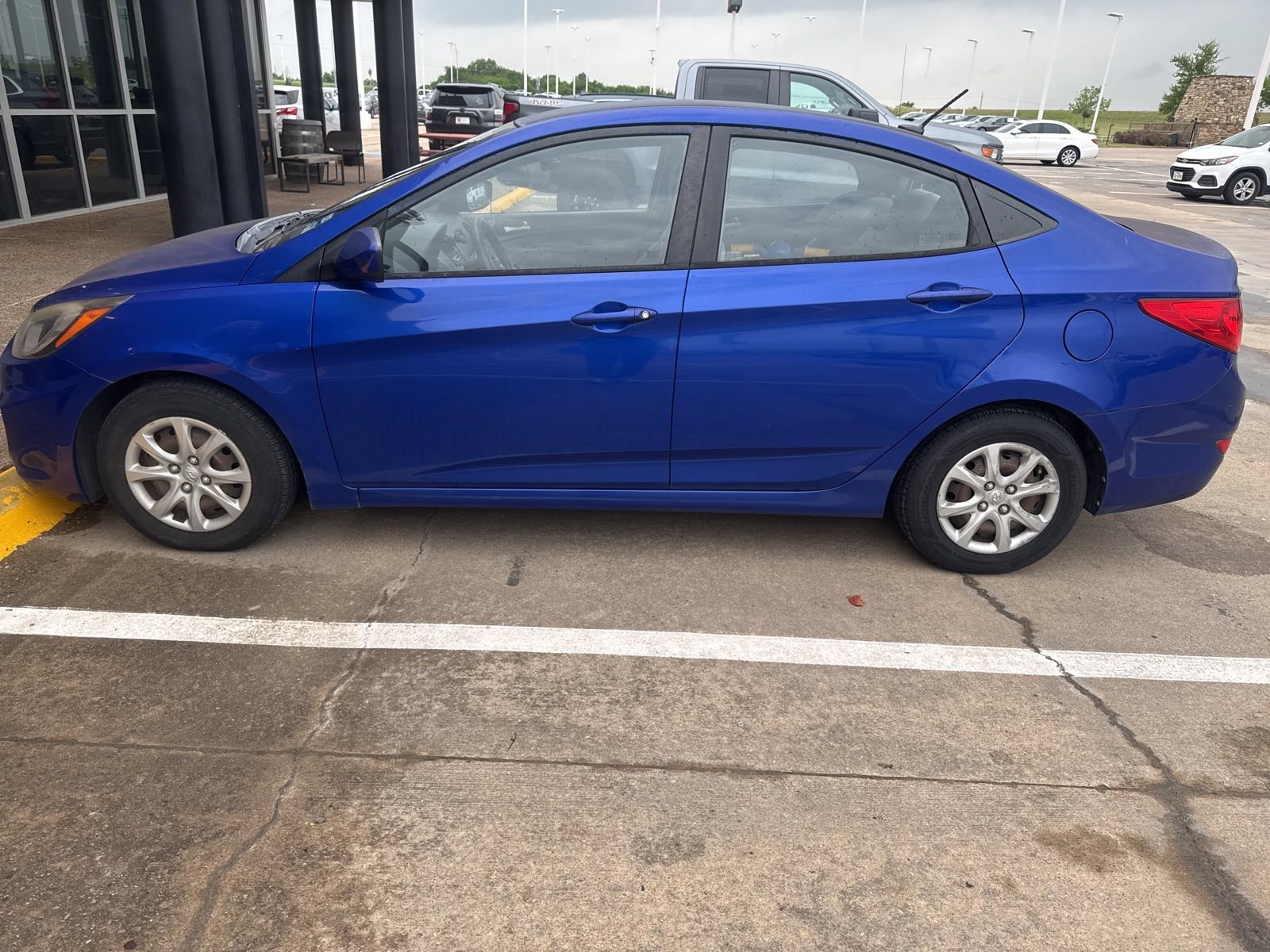 Used 2013 Hyundai Accent GLS image 2