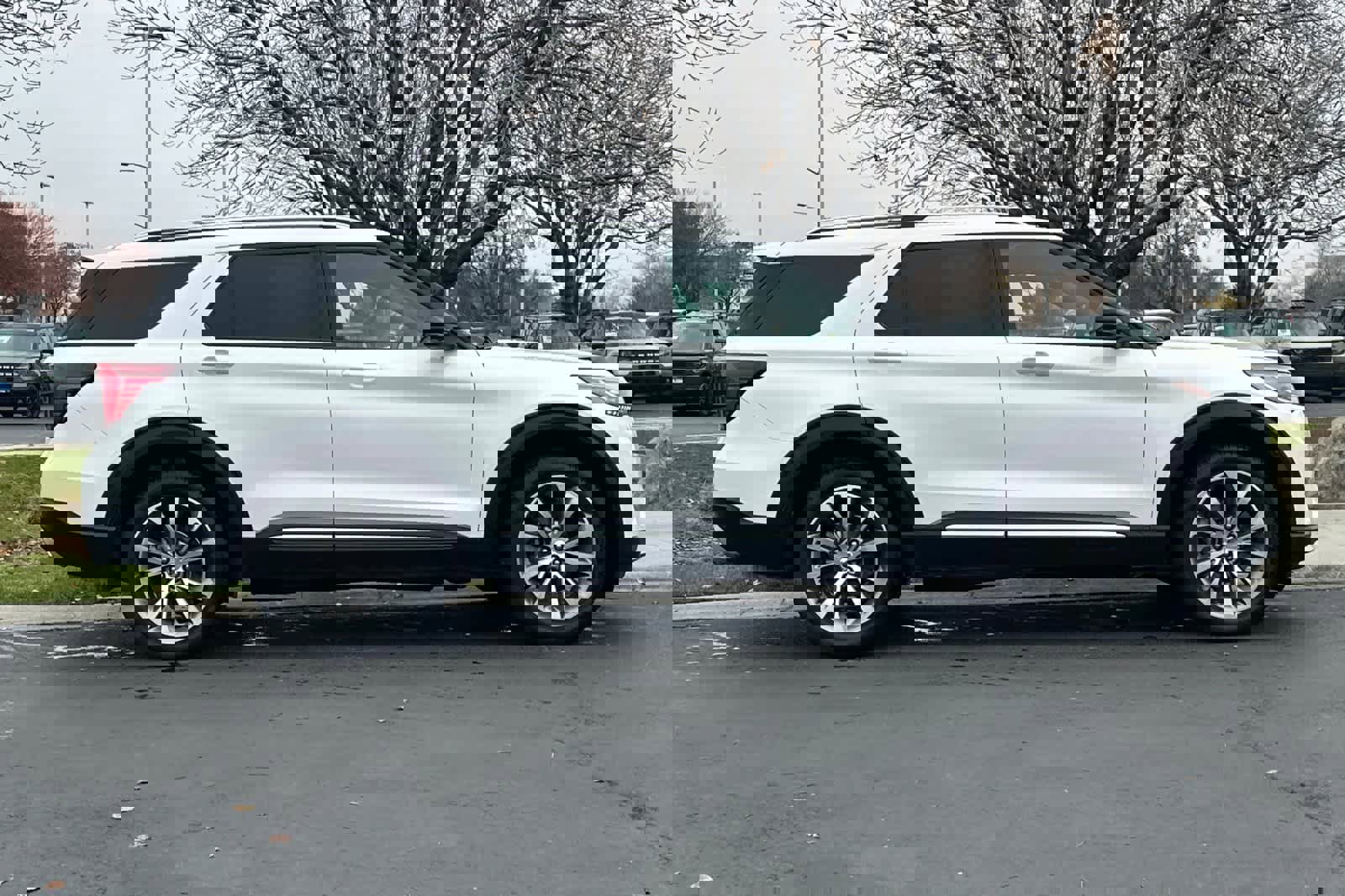 Certified 2025 Ford Explorer Platinum w/ Ultimate Package image 8