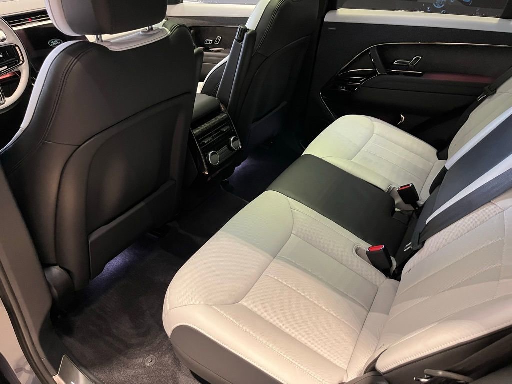 Used 2023 Land Rover Range Rover Sport First Edition image 28