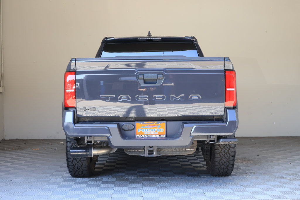 Used 2025 Toyota Tacoma TRD Sport AWD/4WD image 12