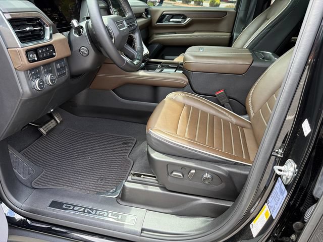 Used 2025 GMC Yukon Denali Ultimate AWD/4WD image 9