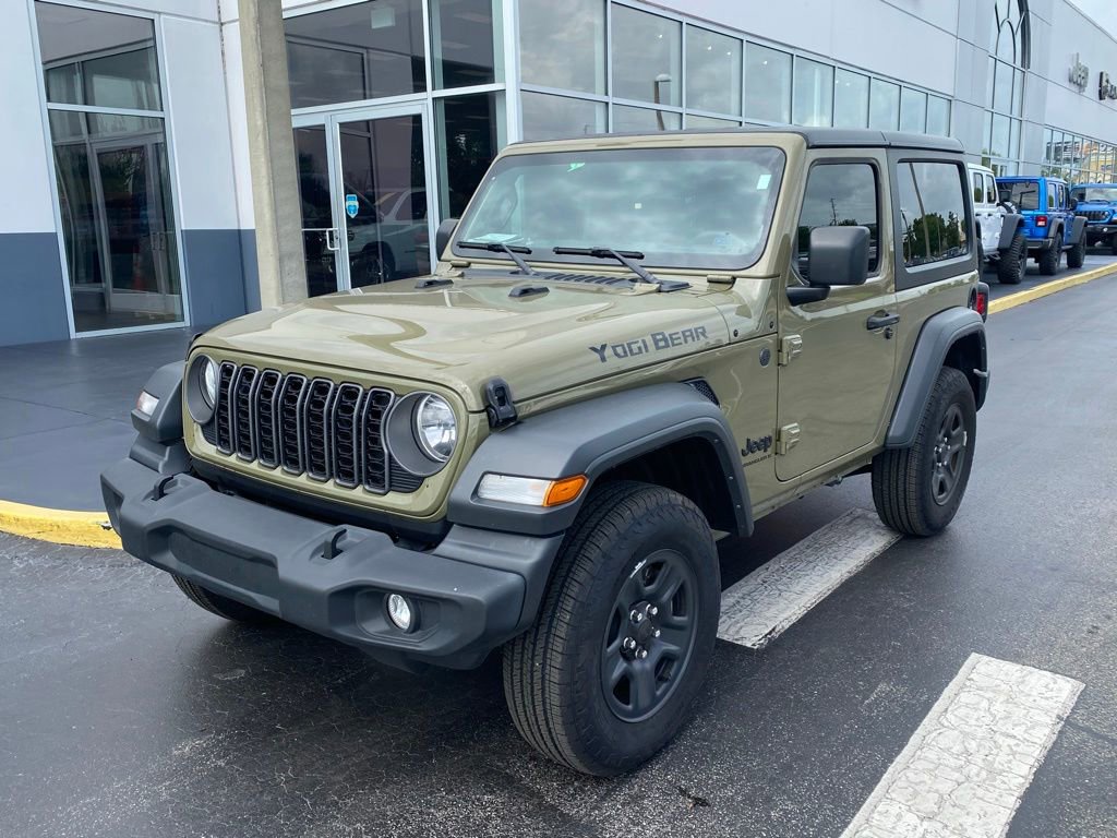 Used 2025 Jeep Wrangler Sport AWD/4WD image 4