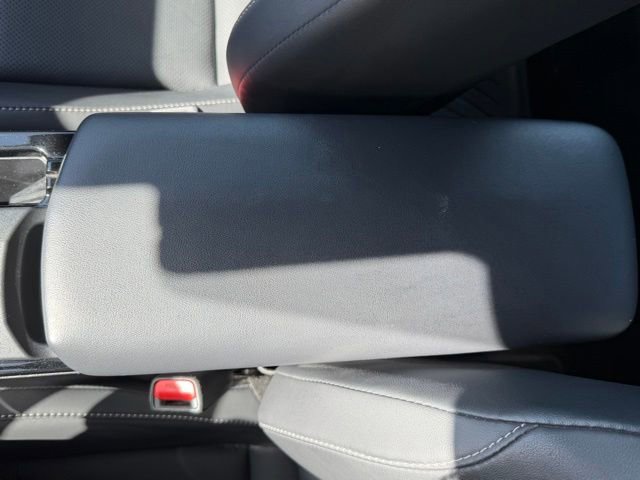 Used 2025 Toyota Prius XLE FWD image 25