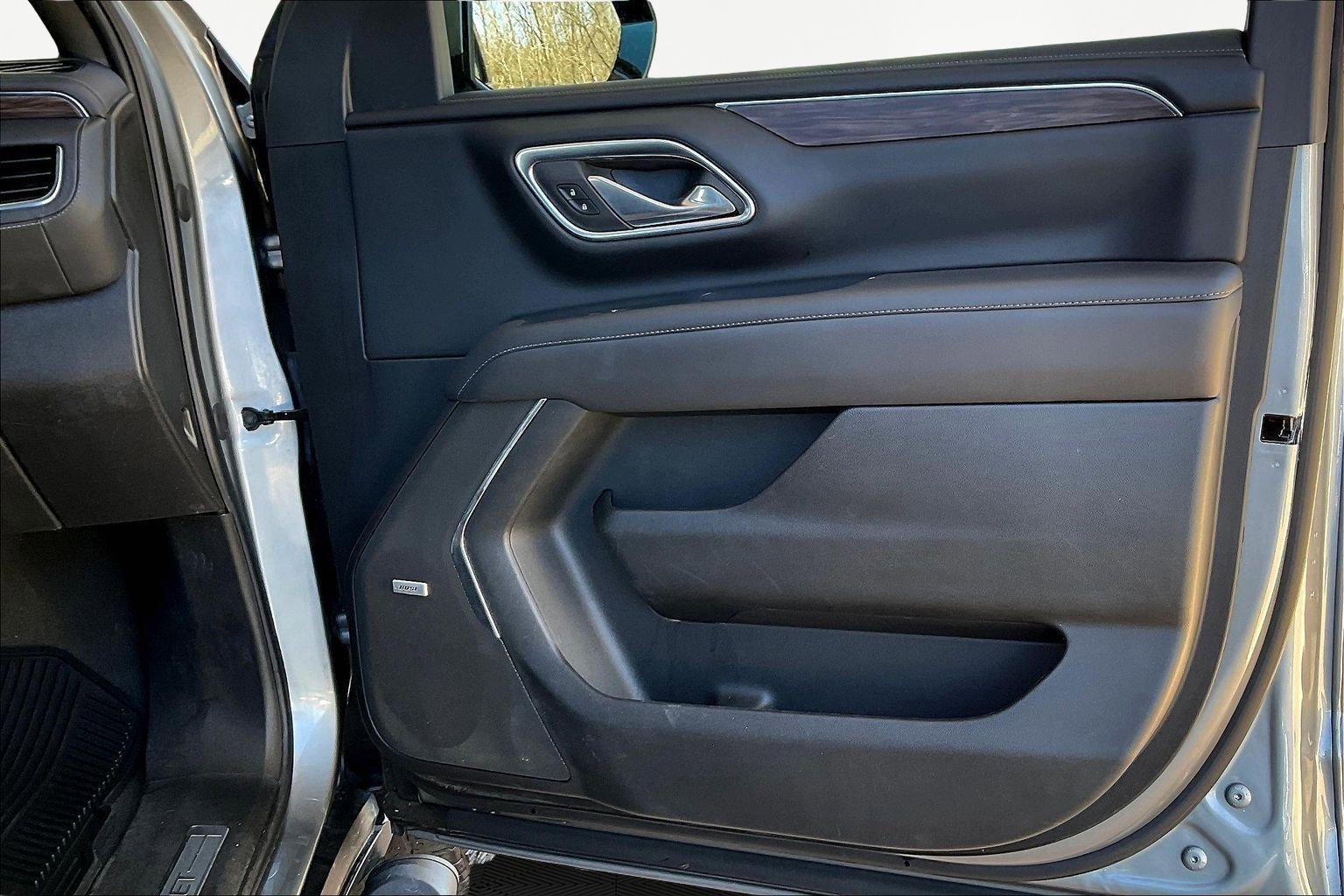 Used 2023 Chevrolet Suburban Z71 w/ Luxury Package image 29