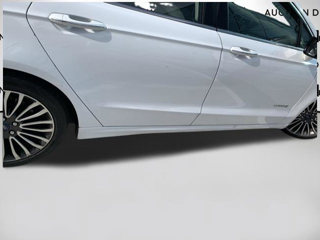 Used 2017 Ford Fusion Titanium FWD image 13