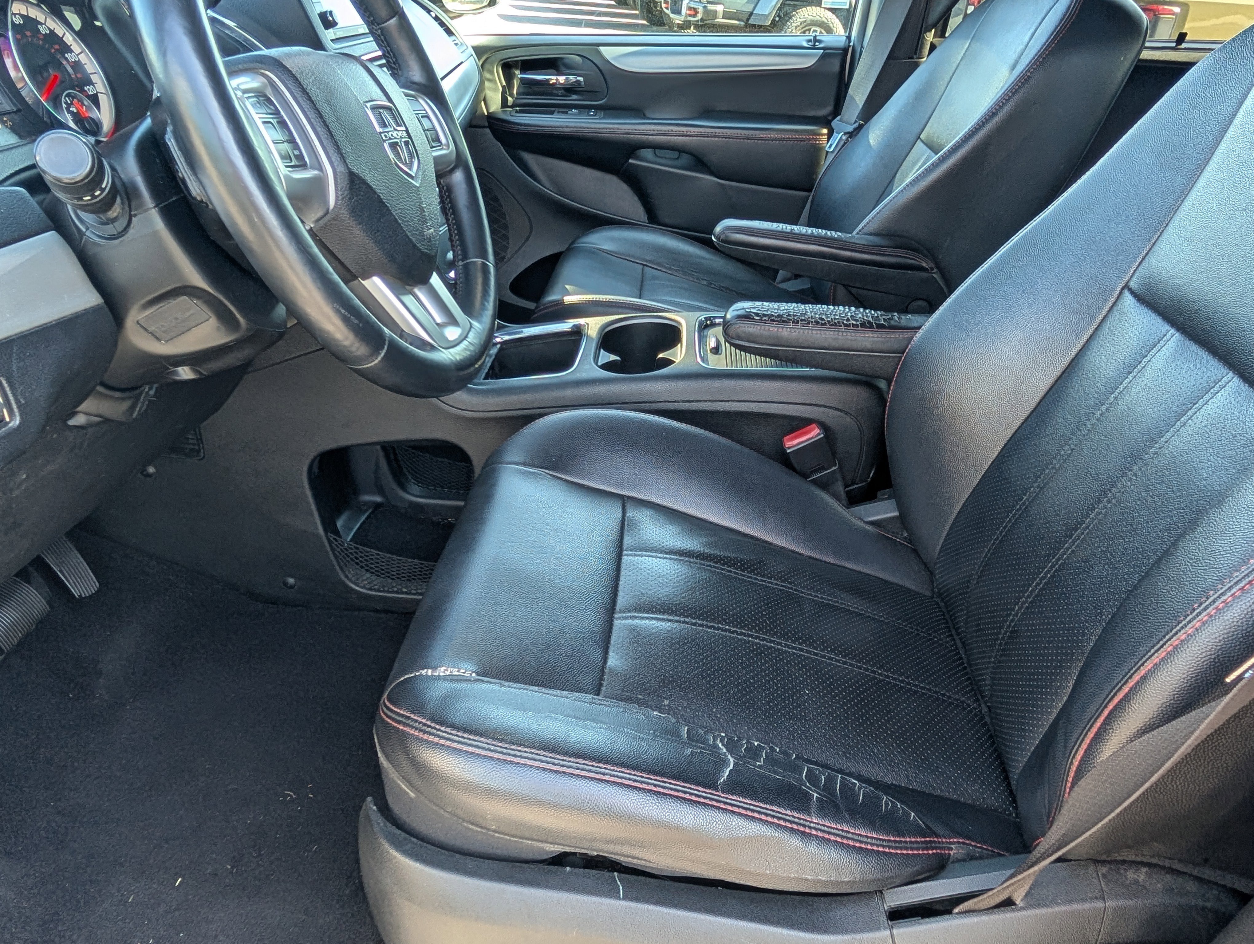 Used 2017 Dodge Grand Caravan GT FWD image 13
