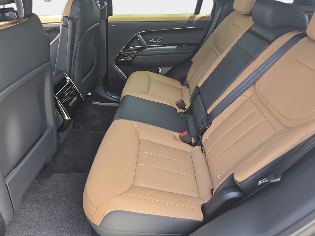 New 2026 Land Rover Range Rover Sport Dynamic SE AWD/4WD image 15