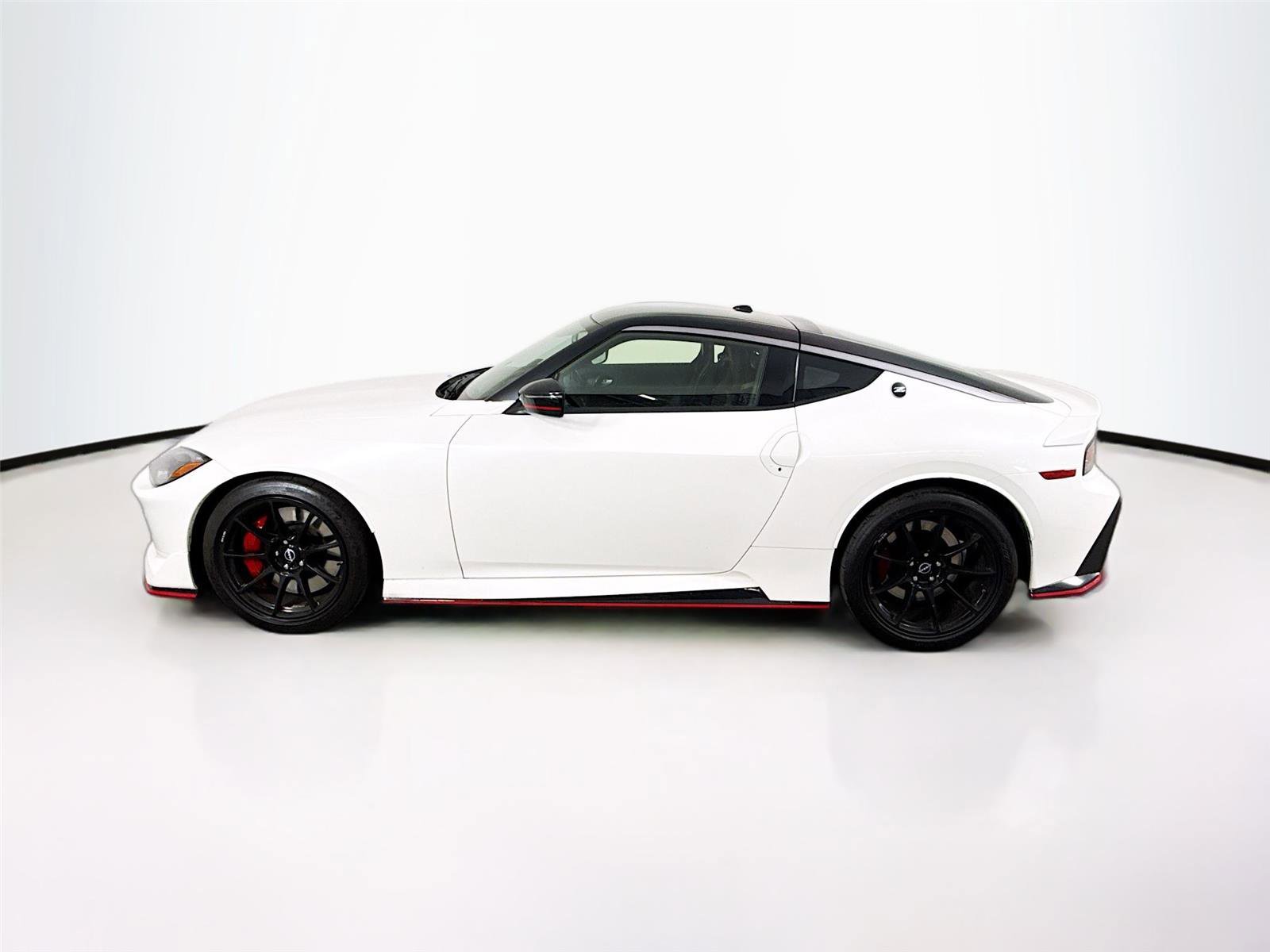 Used 2025 Nissan Z NISMO w/ Floor Mat Package image 17