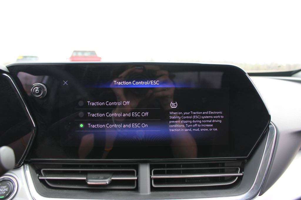 Used 2025 Chevrolet Trax LT image 45