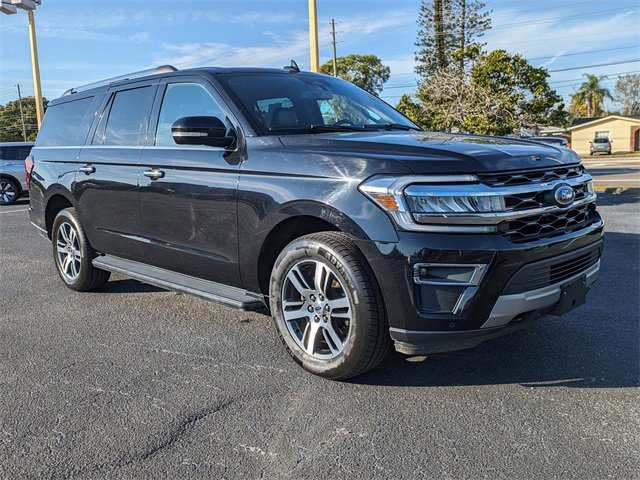 Used 2023 Ford Expedition Max Limited image 3