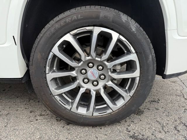 Used 2023 GMC Acadia Denali image 9