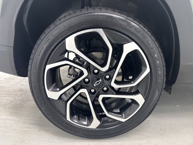 Used 2024 Chevrolet Trax RS w/ Driver Confidence Package FWD image 30