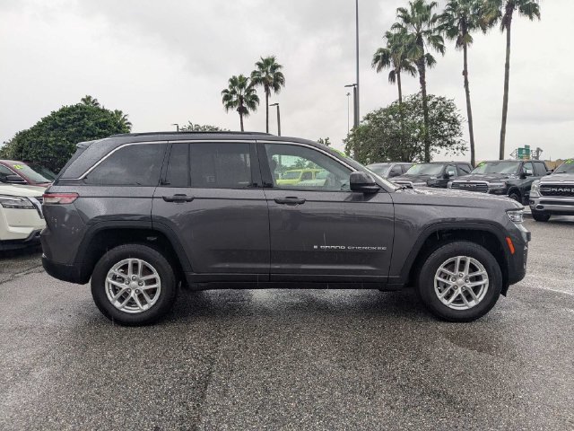 Used 2025 Jeep Grand Cherokee Laredo X RWD image 3