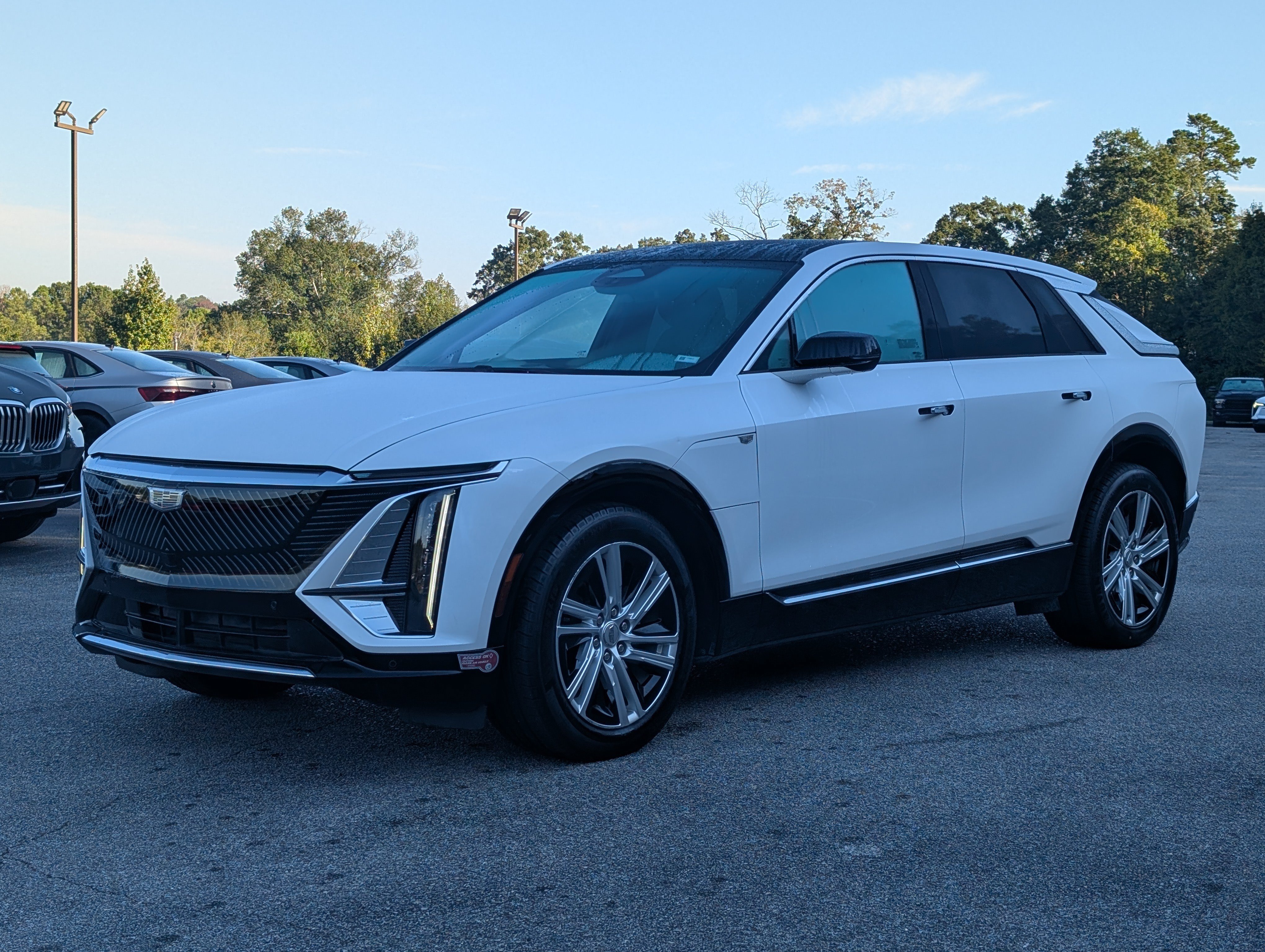Used 2024 Cadillac Lyriq Tech RWD image 5