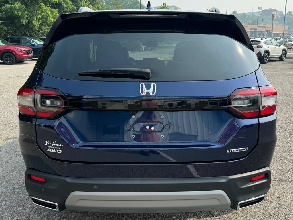 Used 2025 Honda Pilot Touring image 6