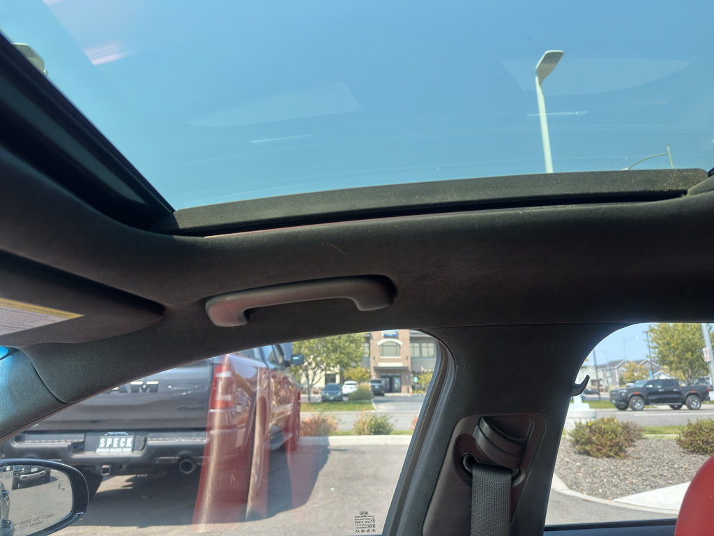 Used 2018 Kia Stinger GT2 AWD/4WD image 25