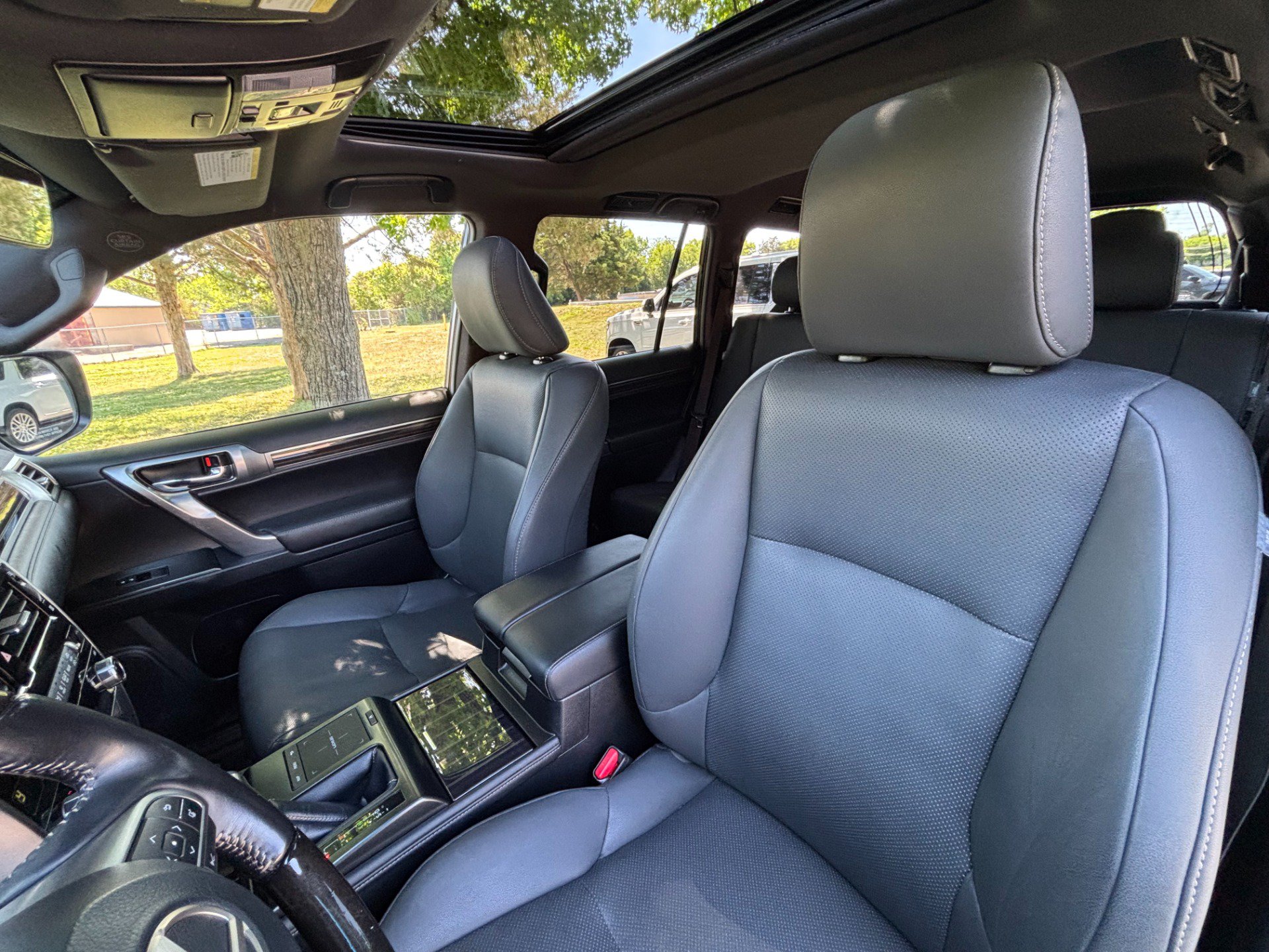 Used 2023 Lexus GX 460 Premium w/ Premium Plus Package AWD/4WD image 12