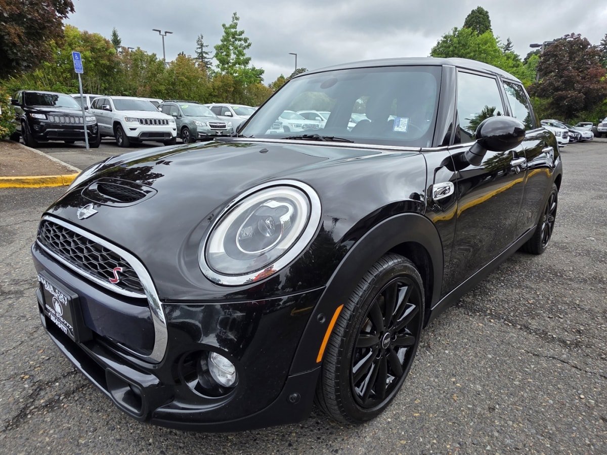 Used 2018 MINI Cooper S FWD image 2