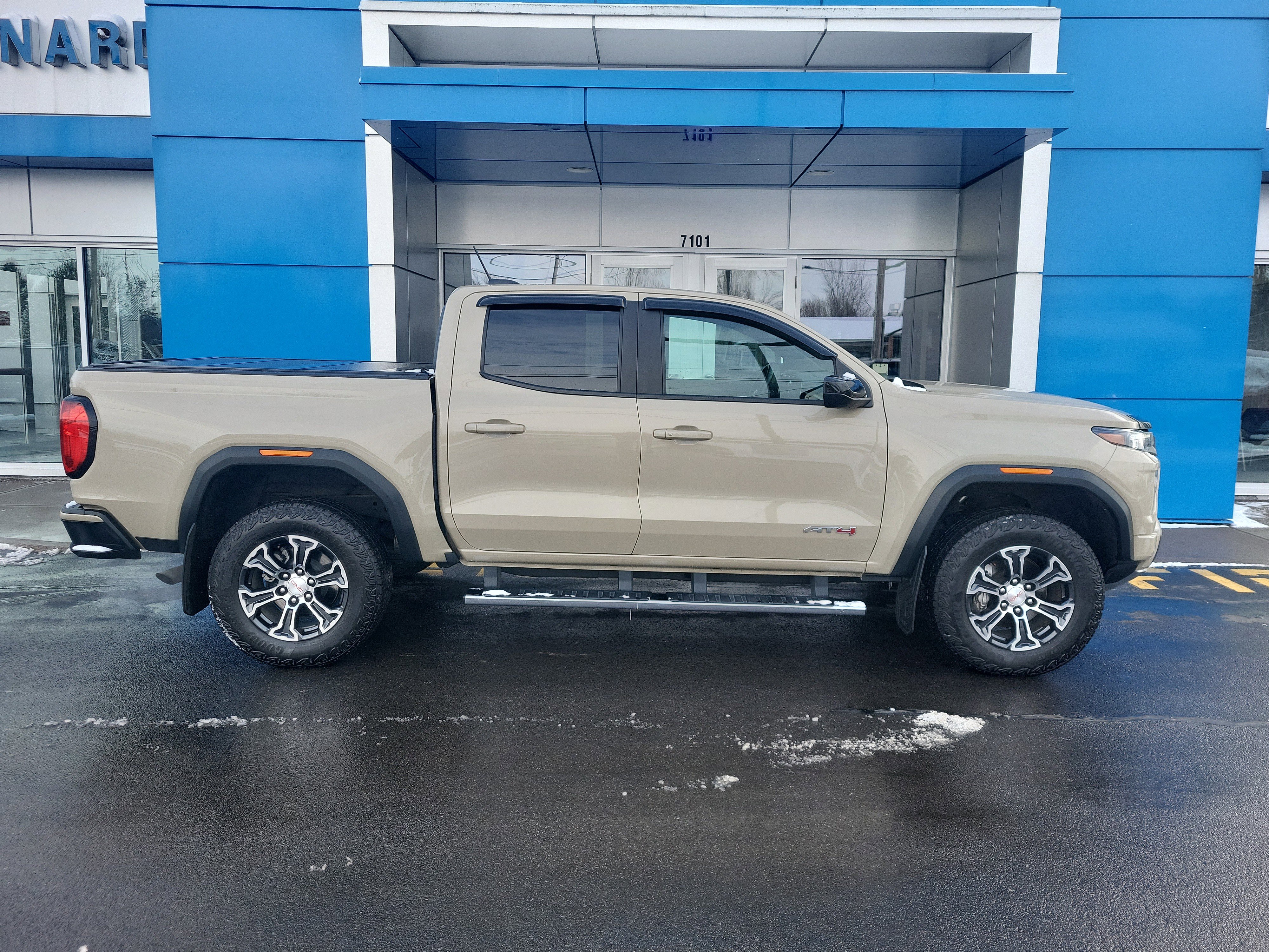 Used 2023 GMC Canyon AT4 w/ AT4 Premium Package image 17