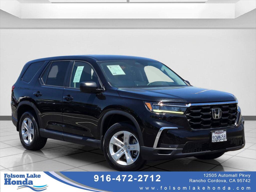 Used 2023 Honda Pilot LX image 1