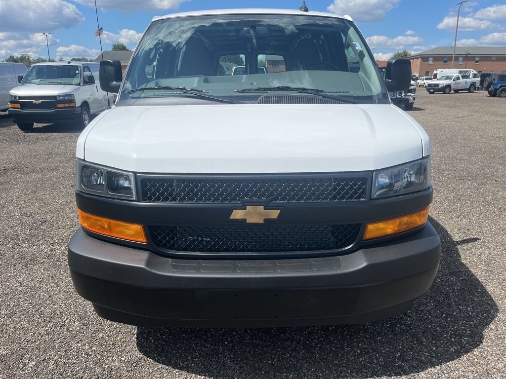 New 2025 Chevrolet Express 3500 Extended w/ Driver Convenience Package RWD image 10